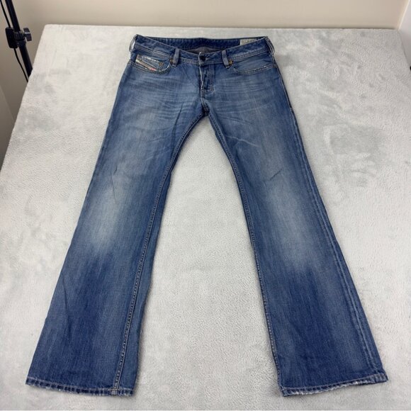 Diesel Men's Size 31x32 Zatiny Button Fly Flared Denim Jeans Made in Tunisia - Picture 3 of 12